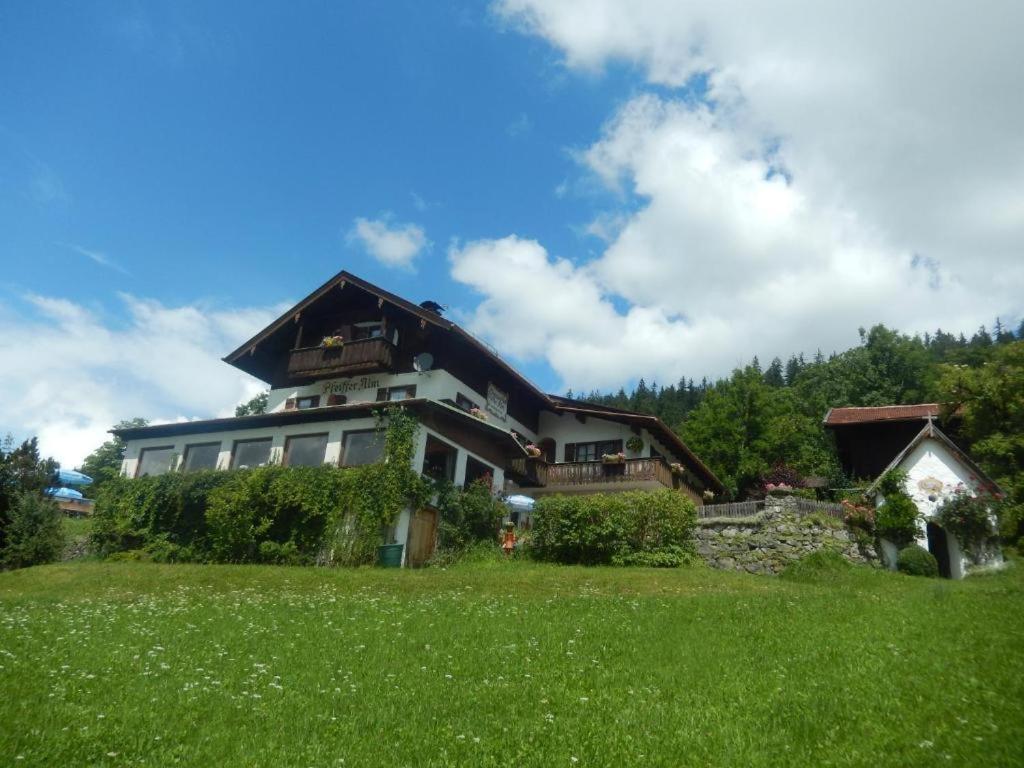 גרמיש-פרטנקירכן Pfeiffer Alm Am Sonnenhang Mit Blick Auf Die Zugspitze מראה חיצוני תמונה